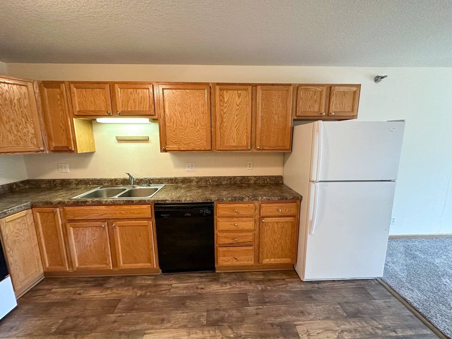 Ames Apartment: 121 Beach Ave