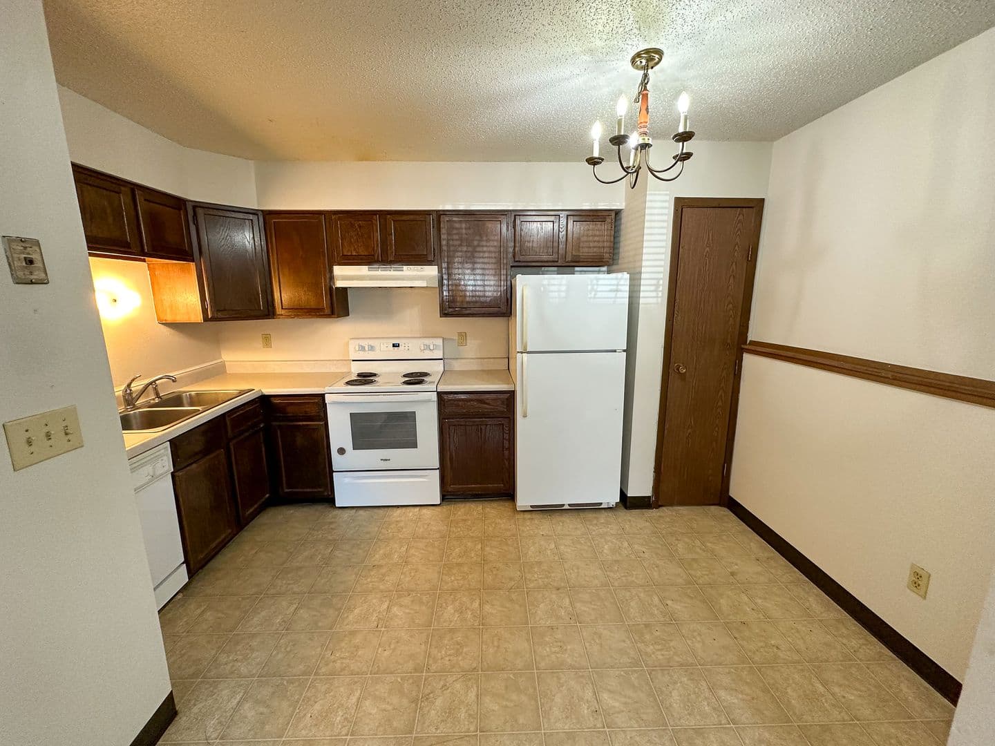 Ames Apartment: 4606 Ontario St