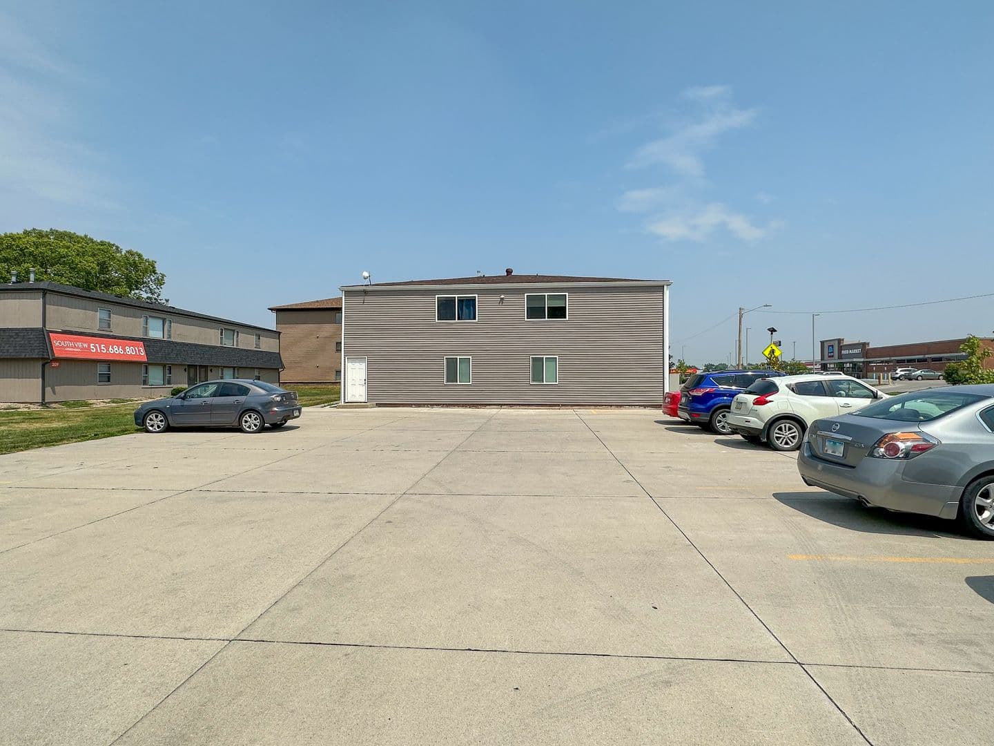 Ames Apartment: 207 S 5th St
