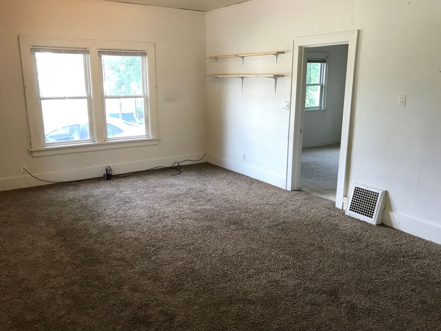 Ames House: 2862 Lincoln Way