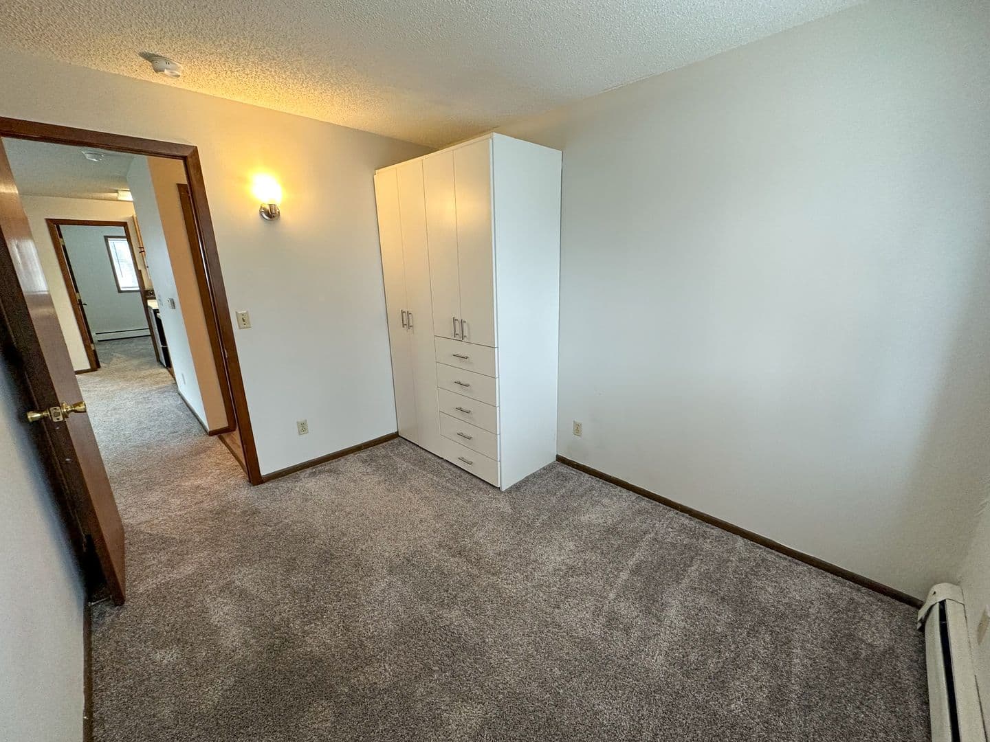 Ames Apartment: 321 Stanton Ave