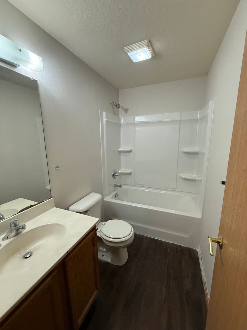 Ames Apartment: 219 Crystal St