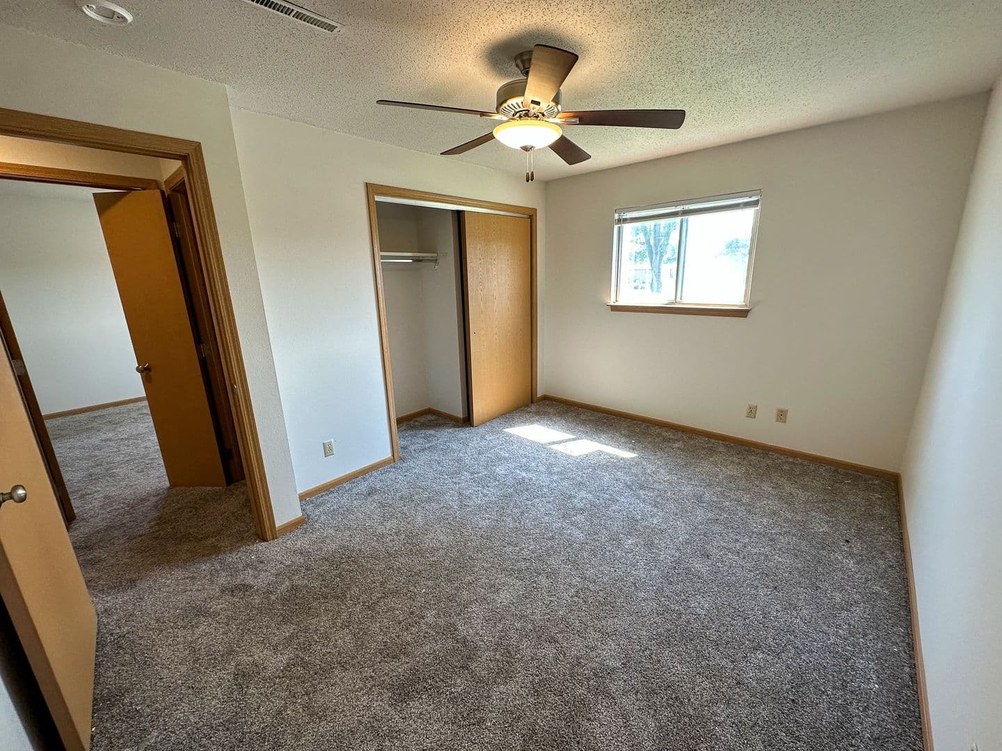 Ames Apartment: 4606 Ontario St