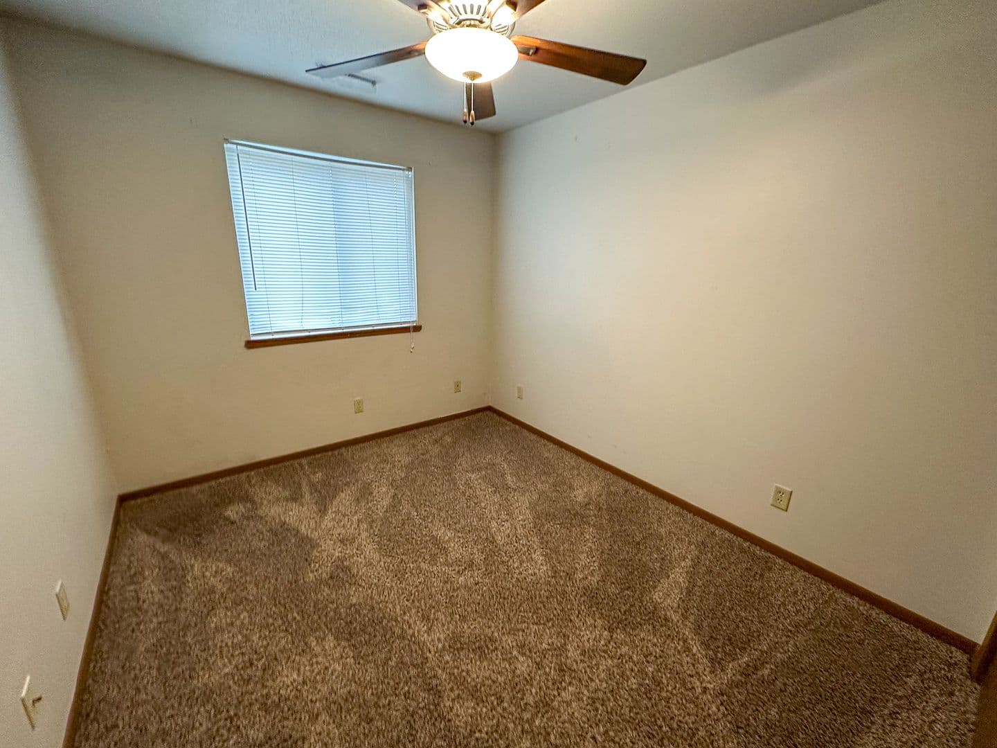 Ames Apartment: 225 N Hyland Ave