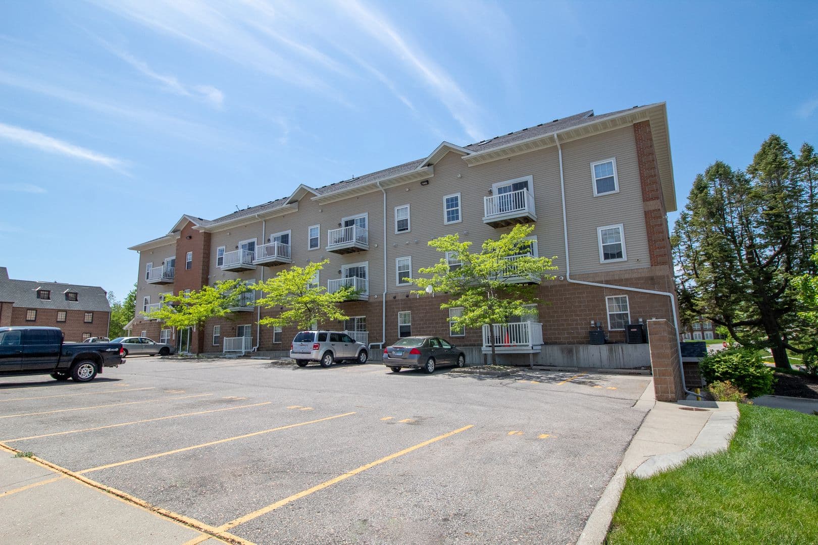 Ames Apartment: 210 Gray Ave