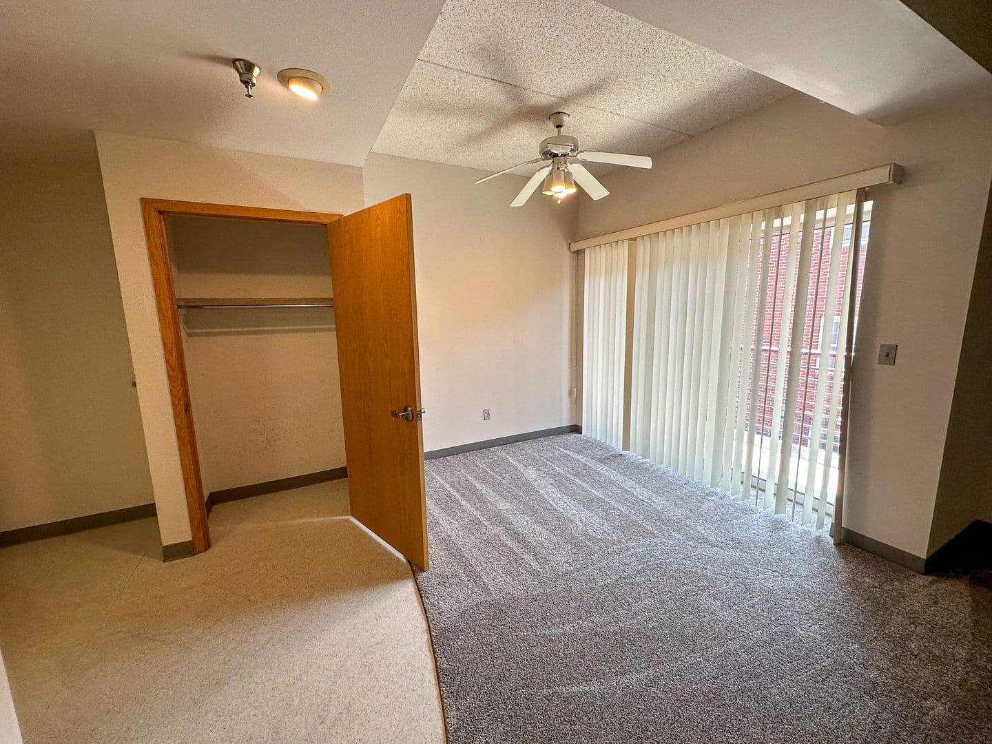 Ames Apartment: 244 N Hyland Ave