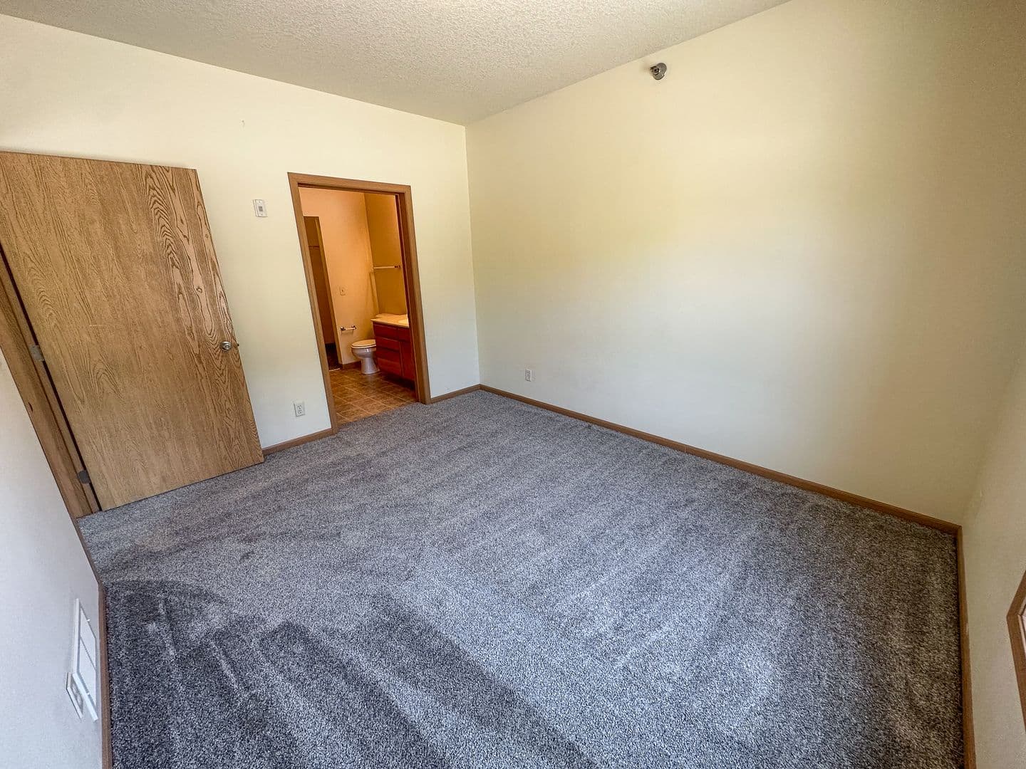 Ames Apartment: 205 Beach Ave