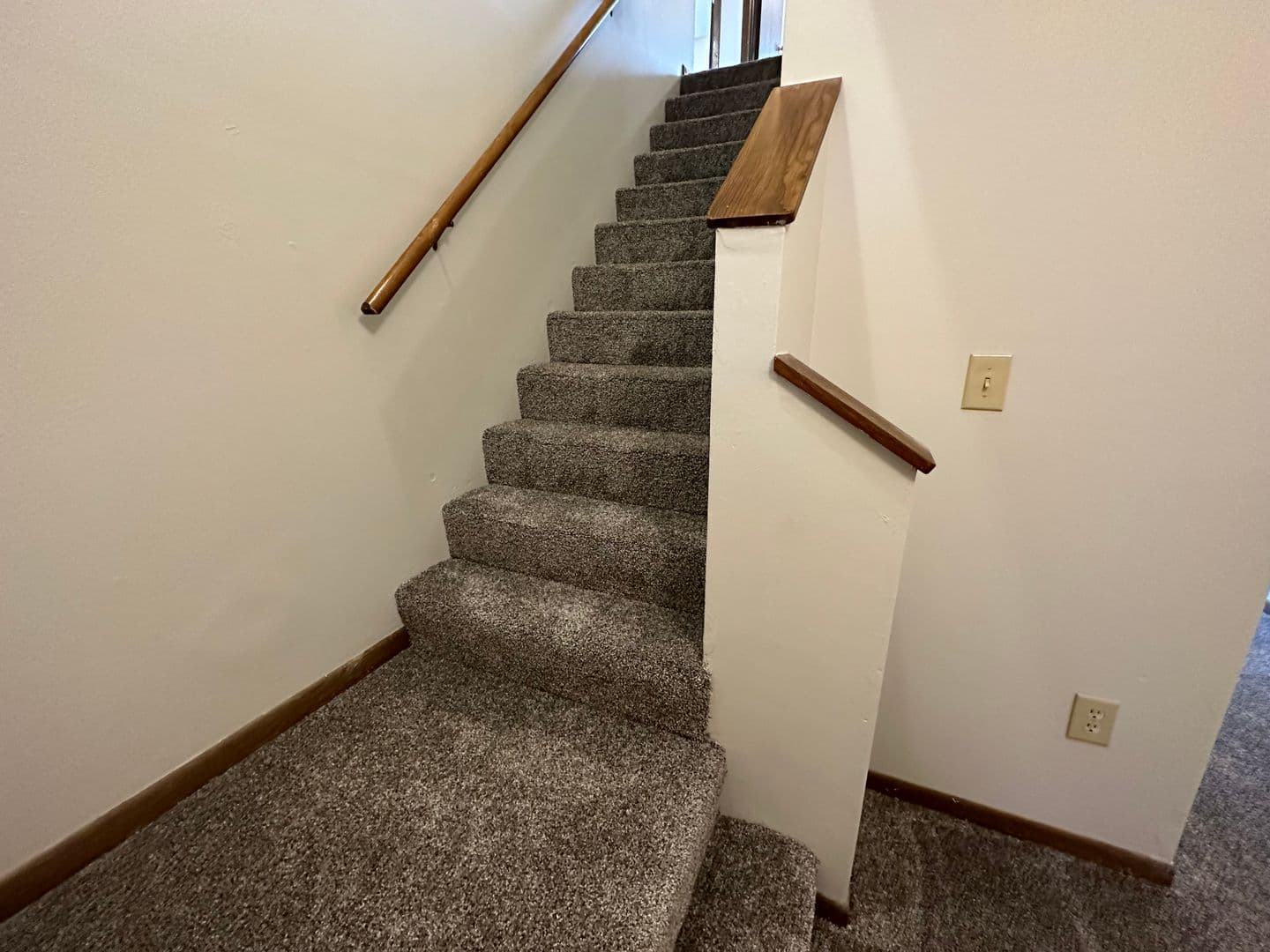 Ames Apartment: 1525 Little Bluestem Ct