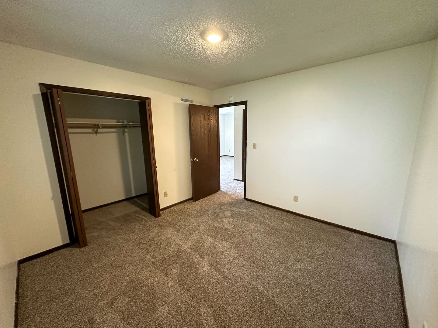 Ames Apartment: 219 Washington Ave