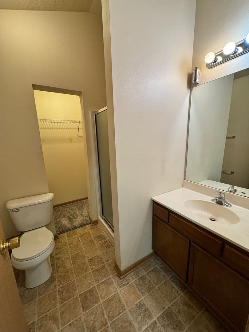 Ames Apartment: 210 Gray Ave