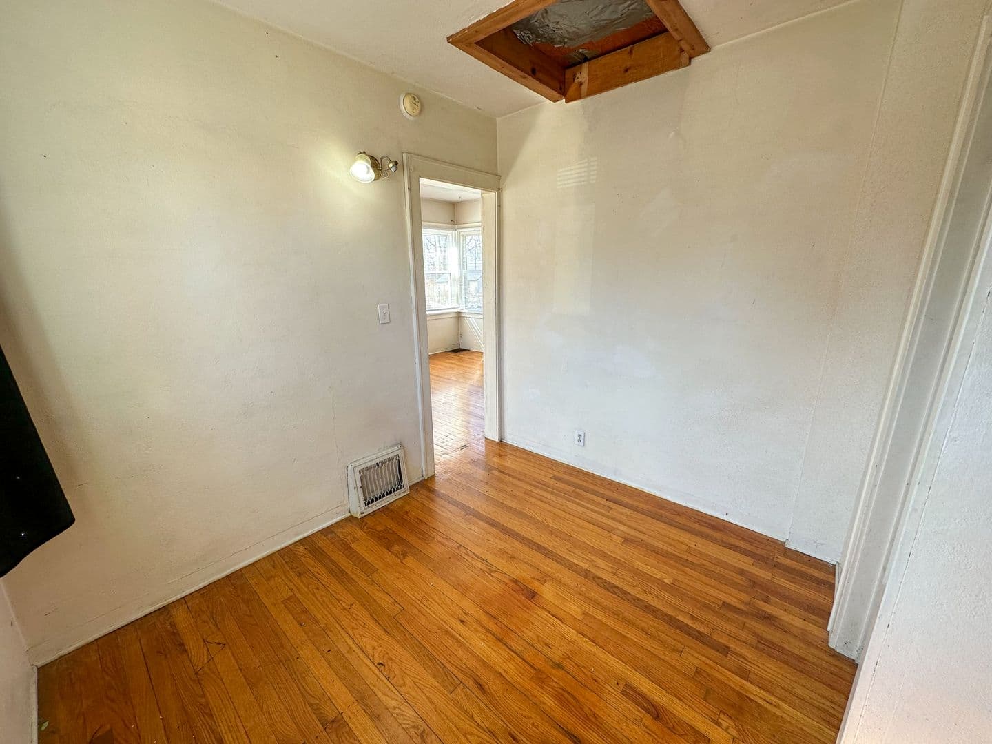 Ames House: 1431 Summit