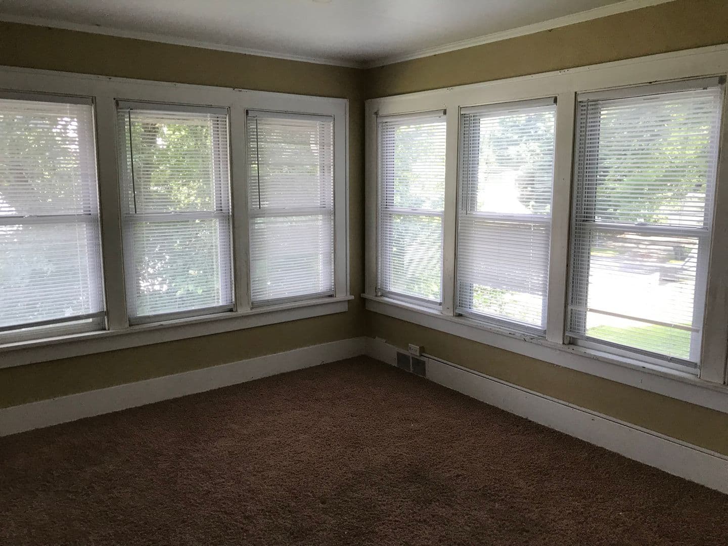 Ames House: 2862 Lincoln Way