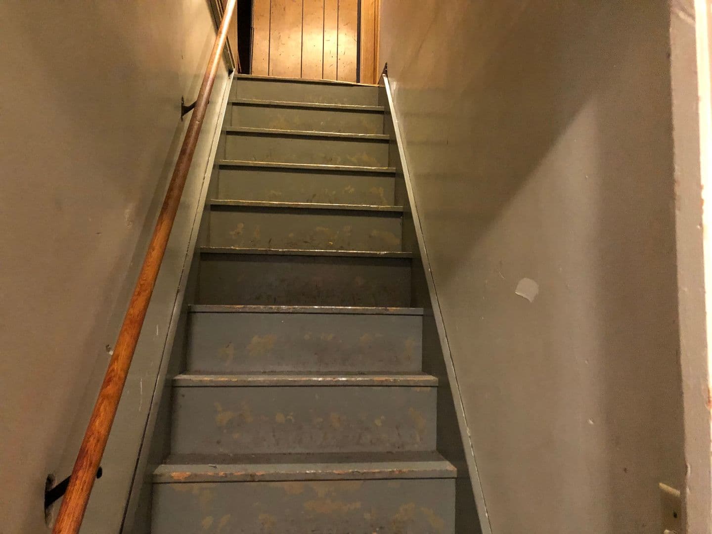 Ames Apartment: 121 Howard Ave
