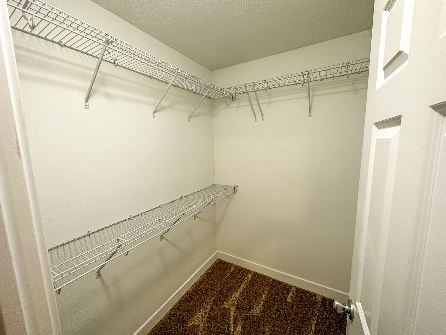 Ames Apartment: 207 S 5th St