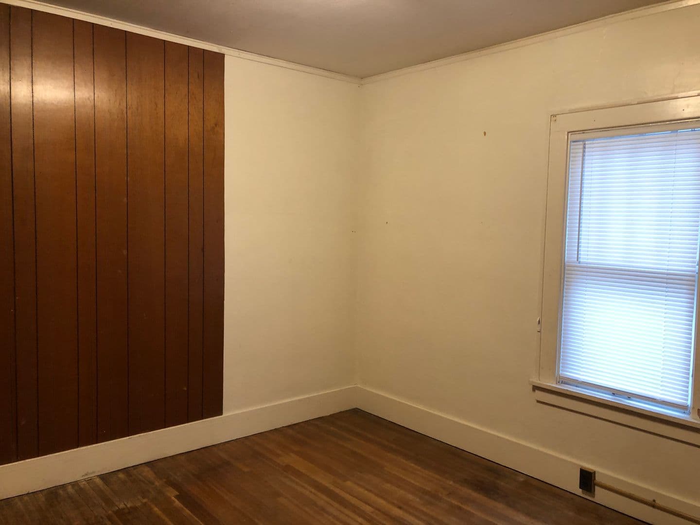 Ames Apartment: 121 Howard Ave