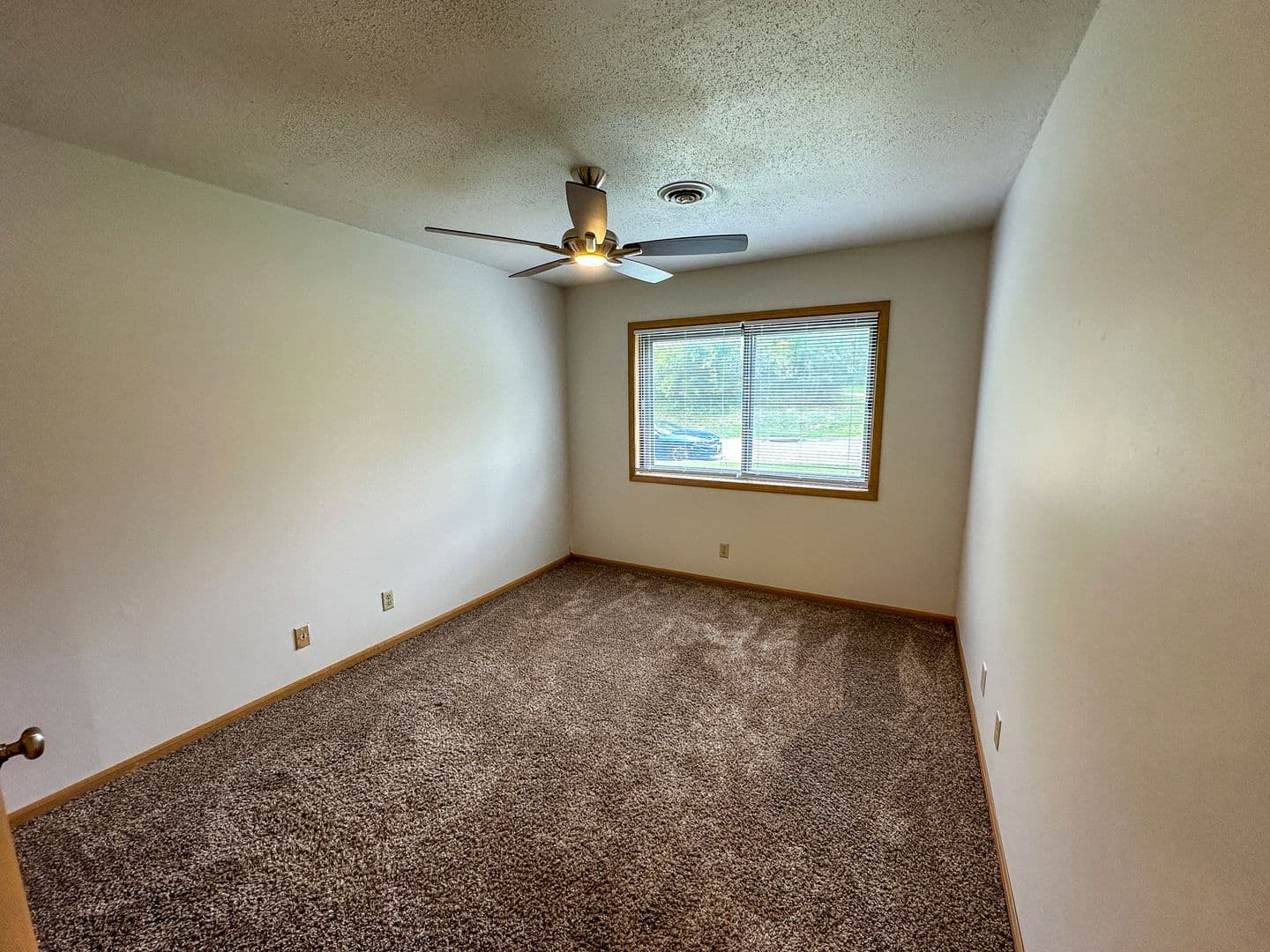 Ames Apartment: 247 Sheldon Ave
