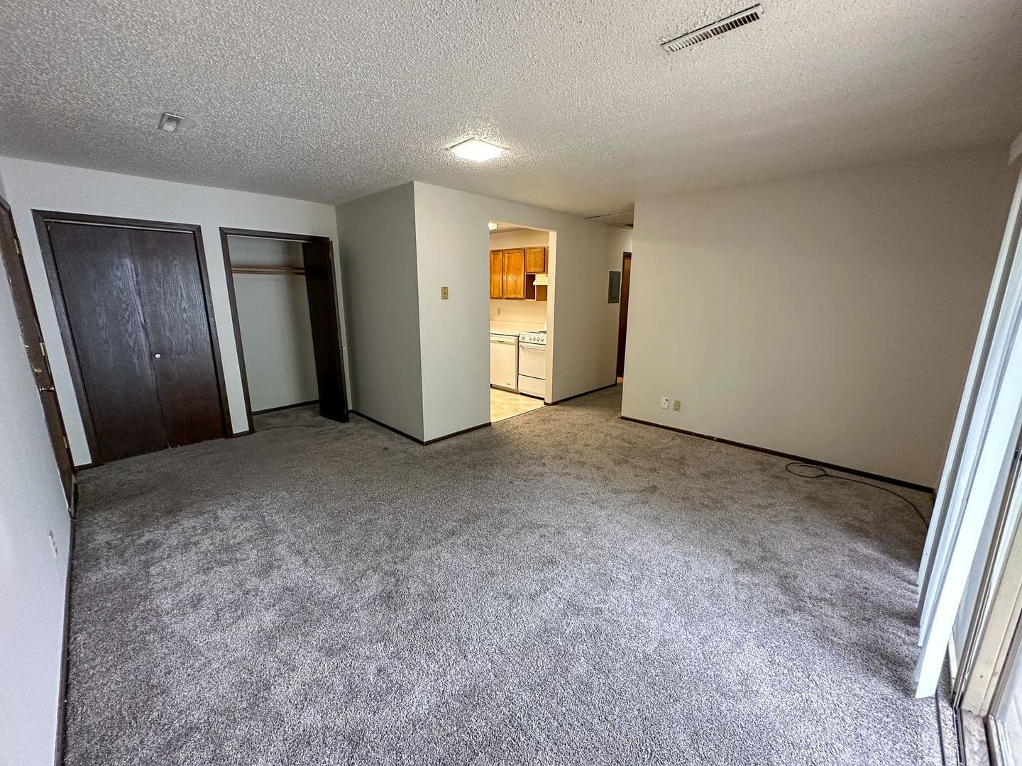 Ames Apartment: 121 Howard Ave