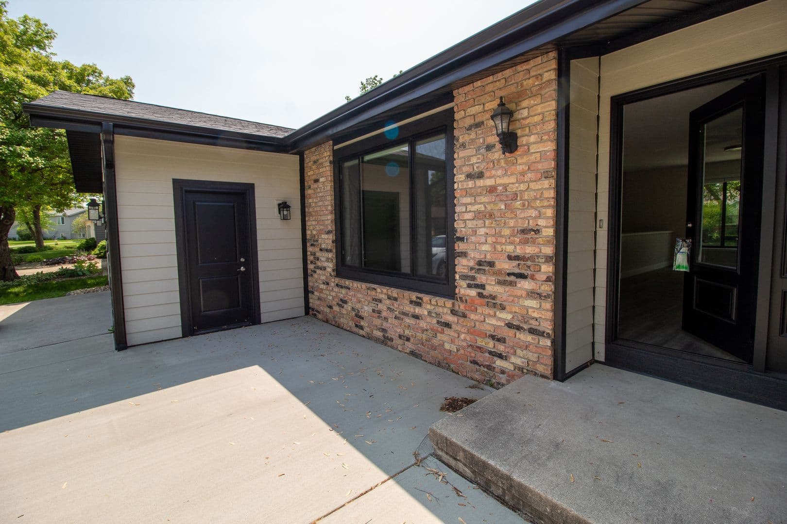 Ames House: 3419 Taft Ave
