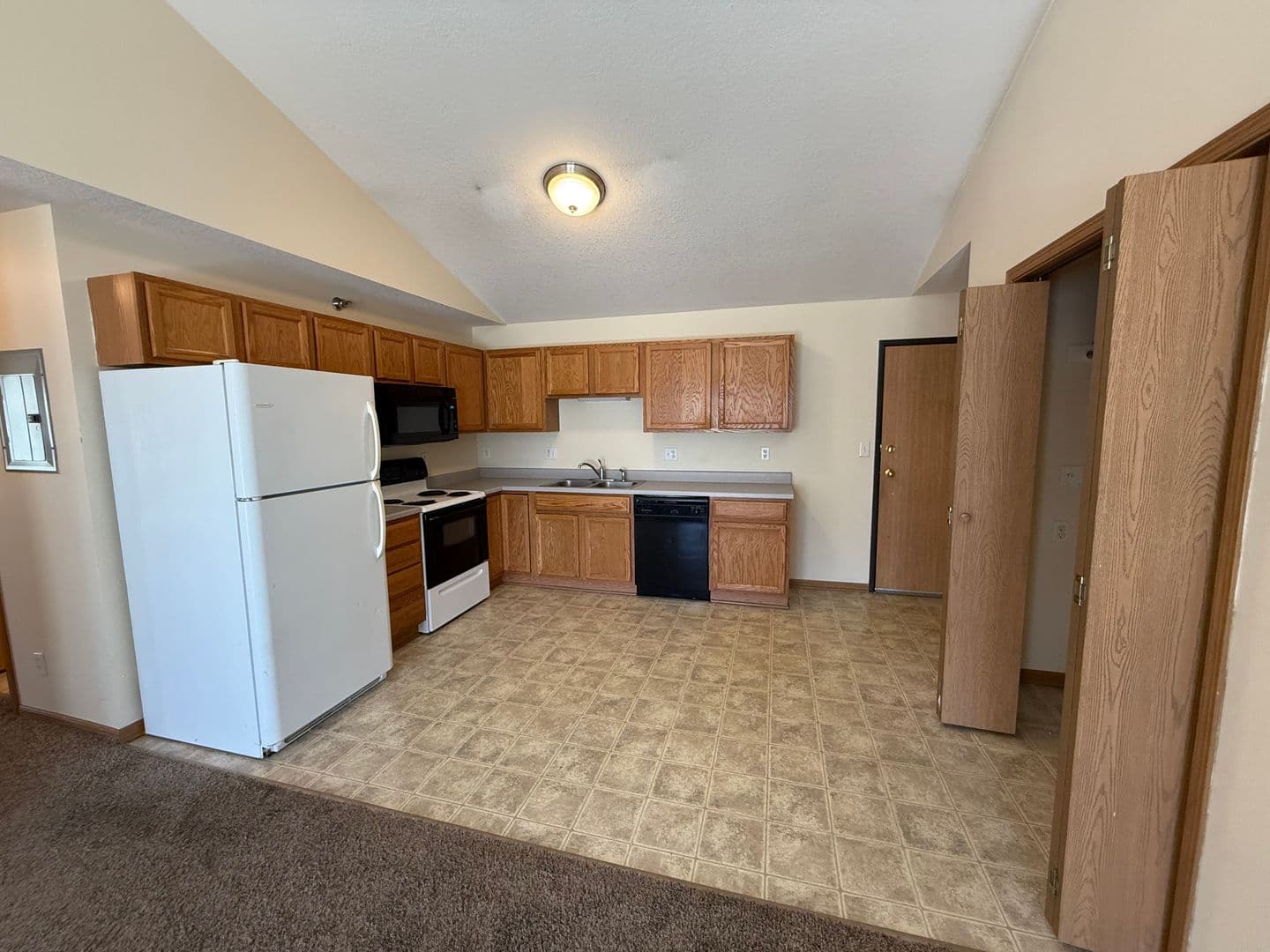 Ames Apartment: 219 Crystal St