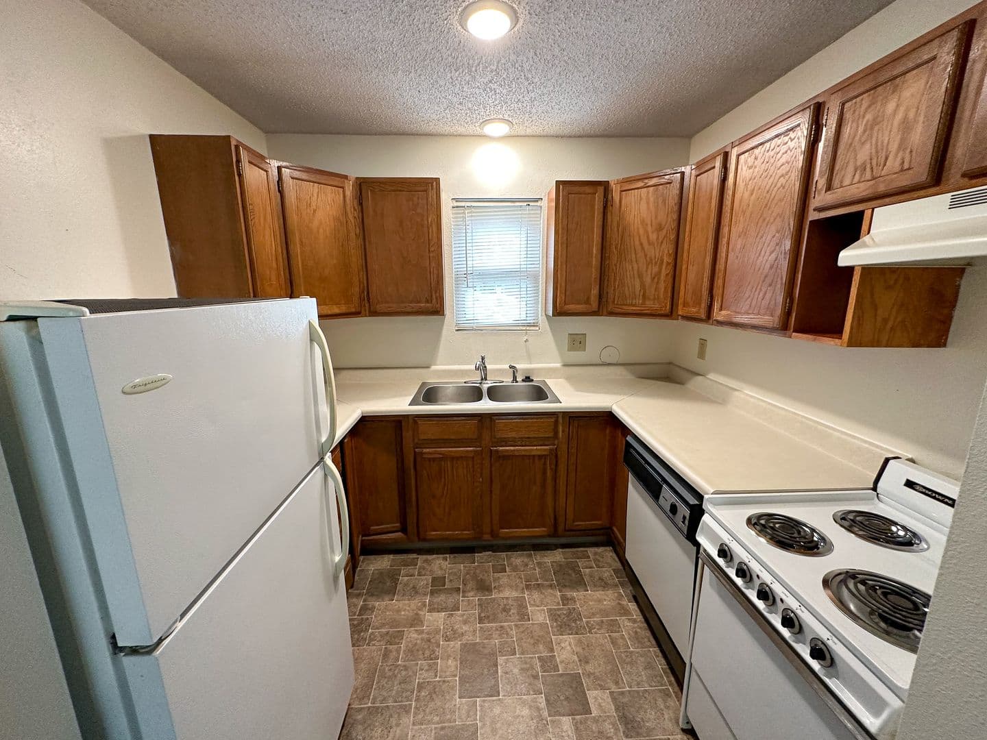 Ames Apartment: 121 Howard Ave