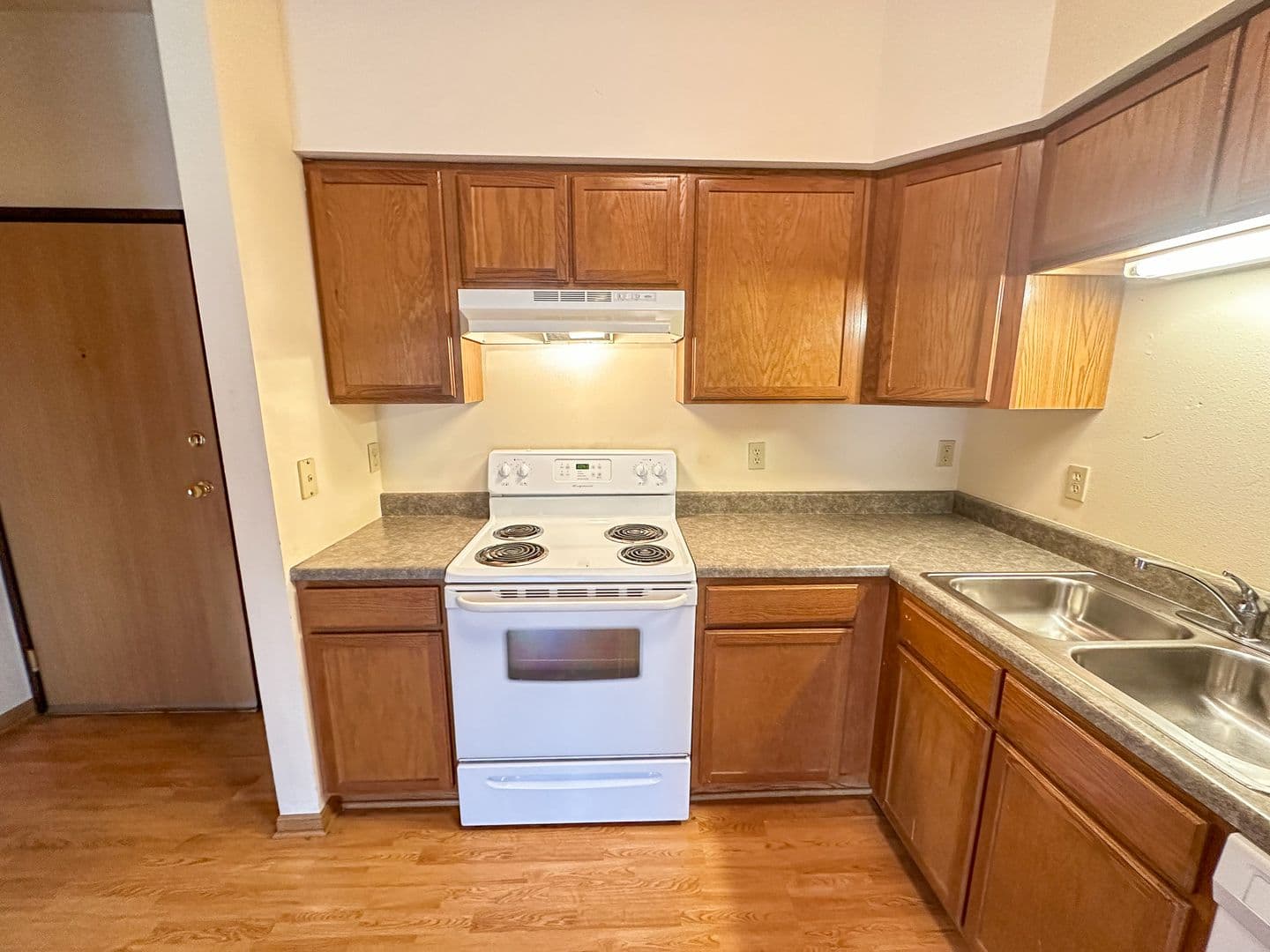 Ames Apartment: 210 Gray Ave