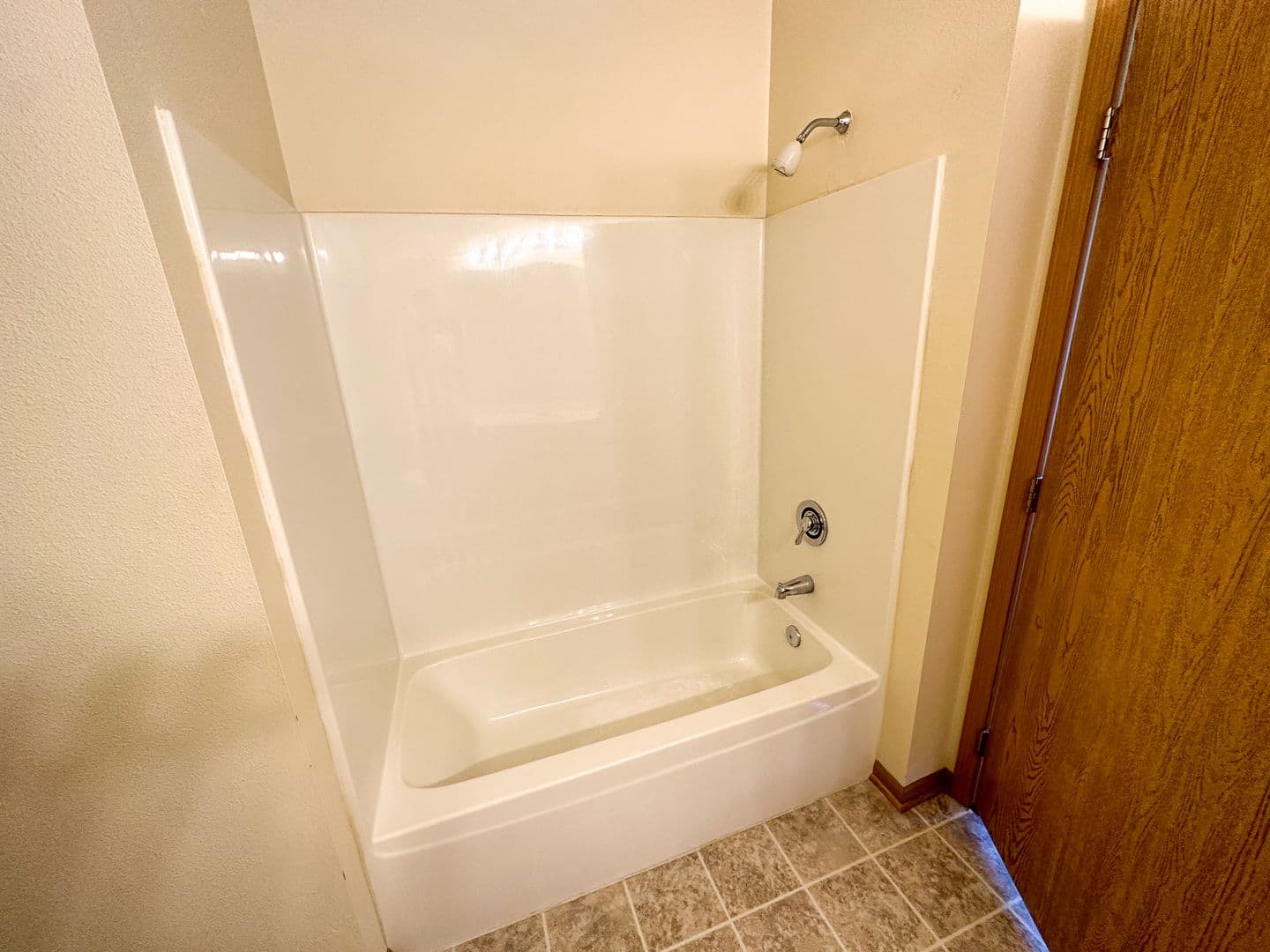 Ames Apartment: 205 Beach Ave