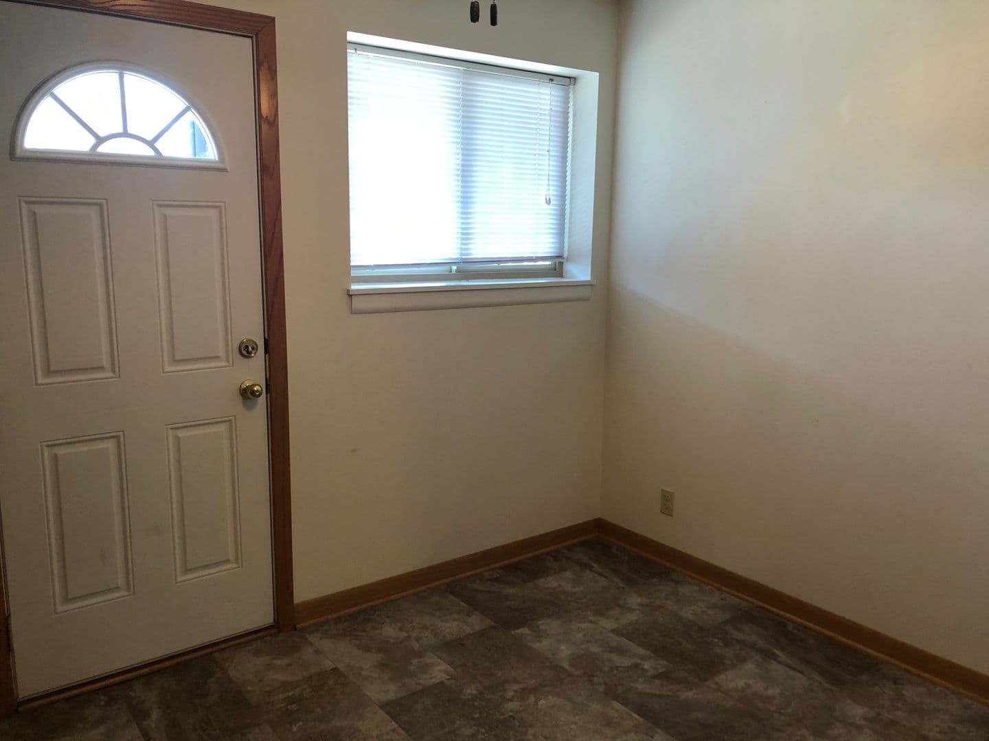 Ames Apartment: 1108 S. 4th St