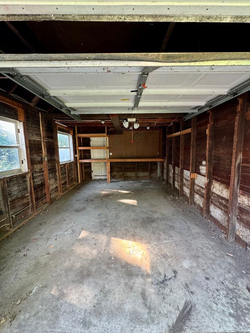Ames House: 3002 Woodland St