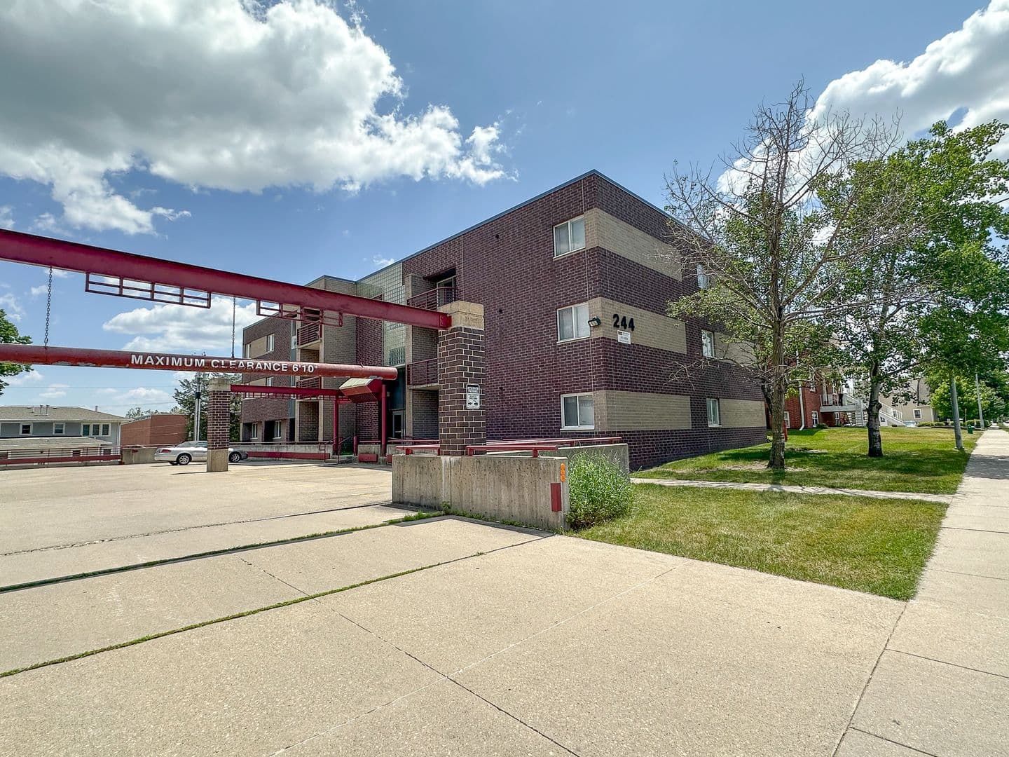Ames Apartment: 244 N Hyland Ave