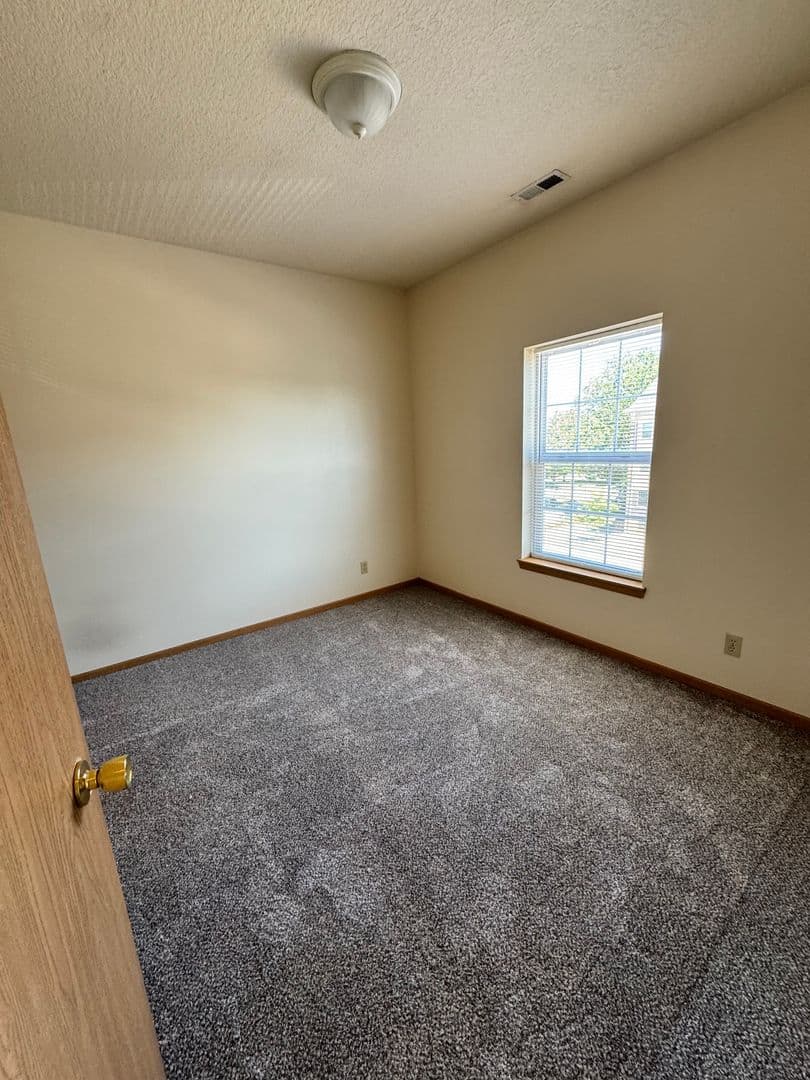 Ames Apartment: 210 Gray Ave