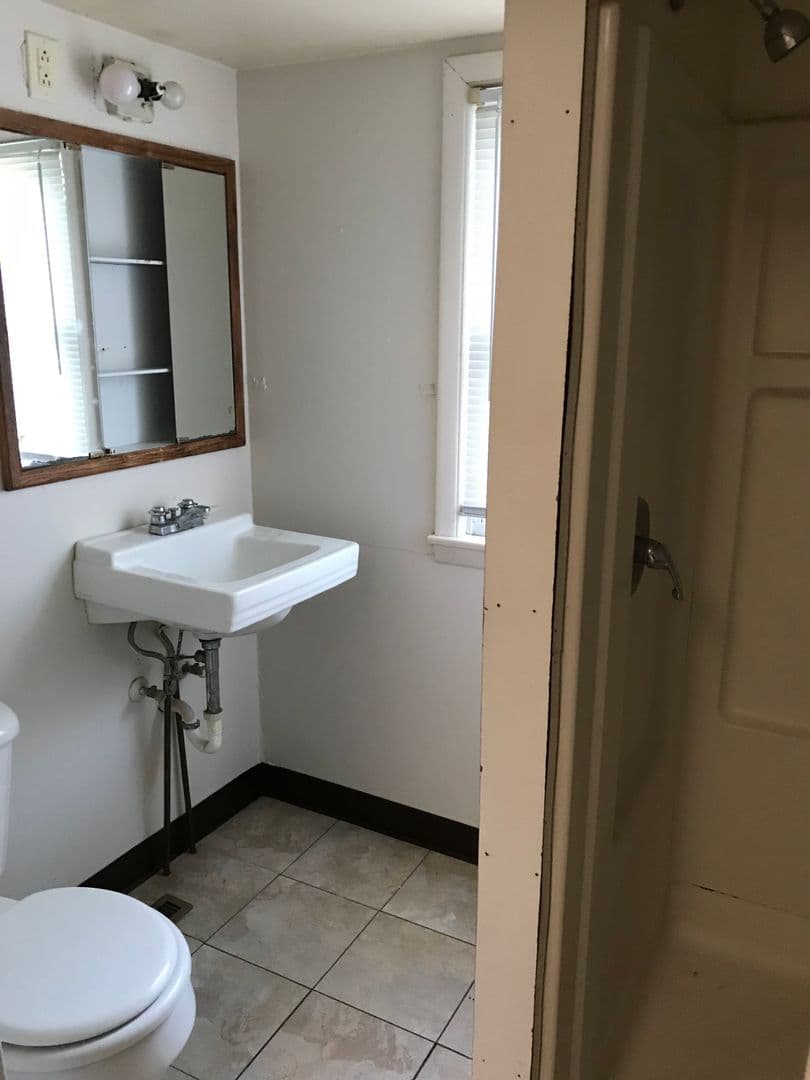 Ames House: 2862 Lincoln Way