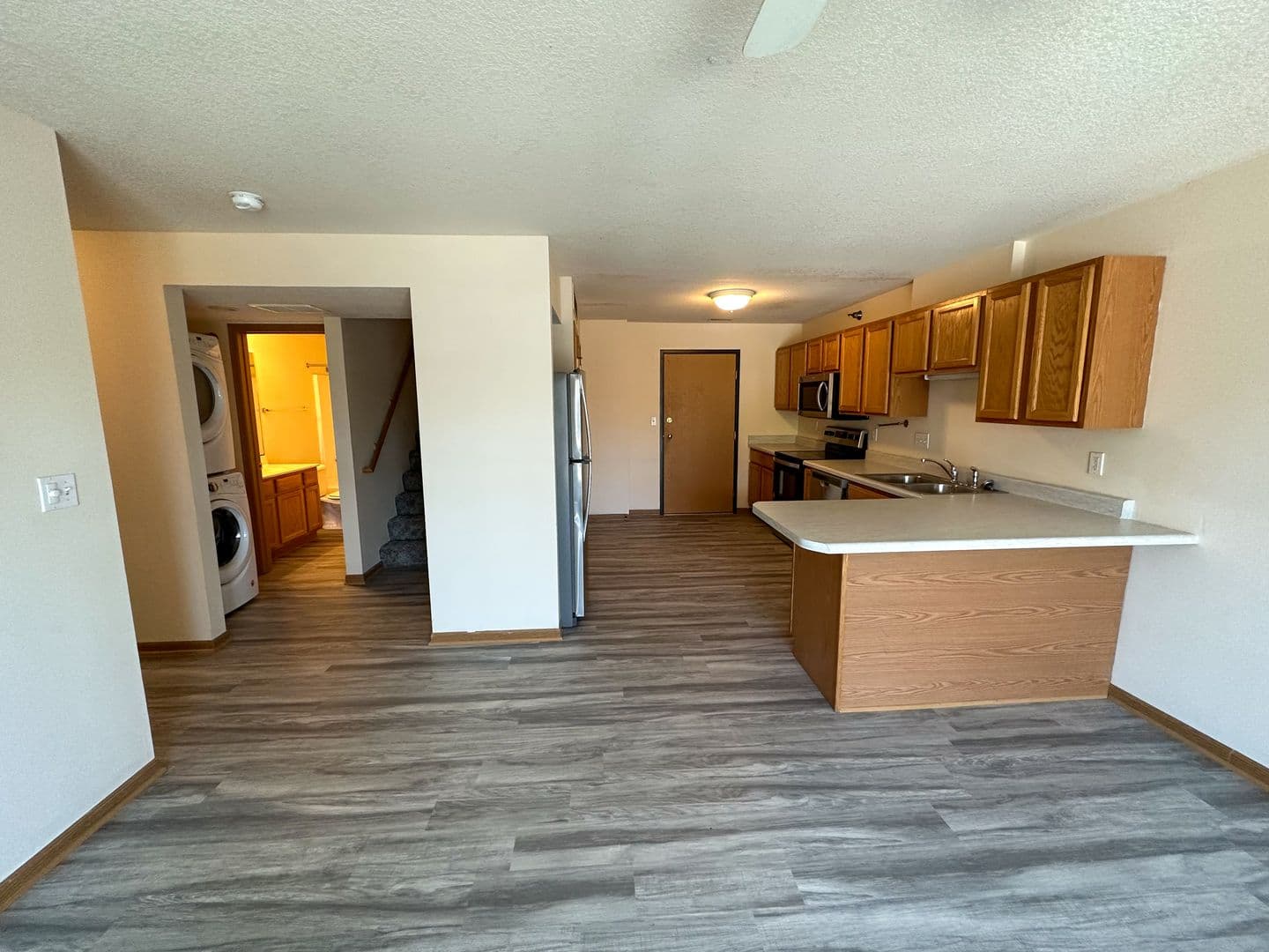 Ames Apartment: 121 Beach Ave