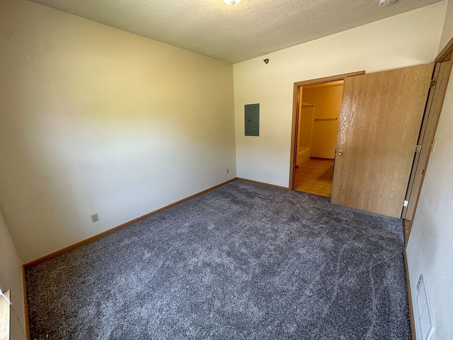 Ames Apartment: 210 Gray Ave