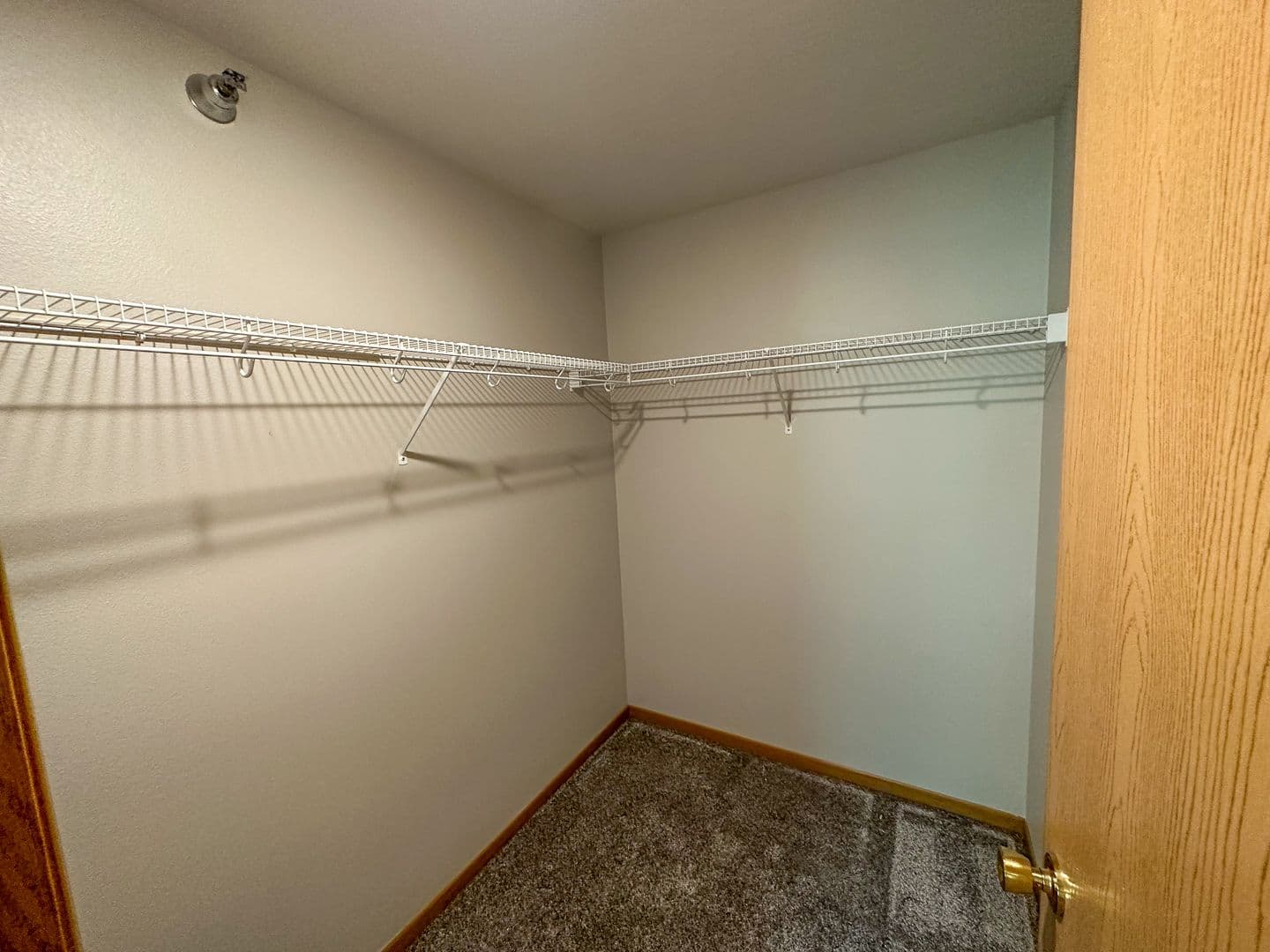 Ames Apartment: 258 N Hyland Ave
