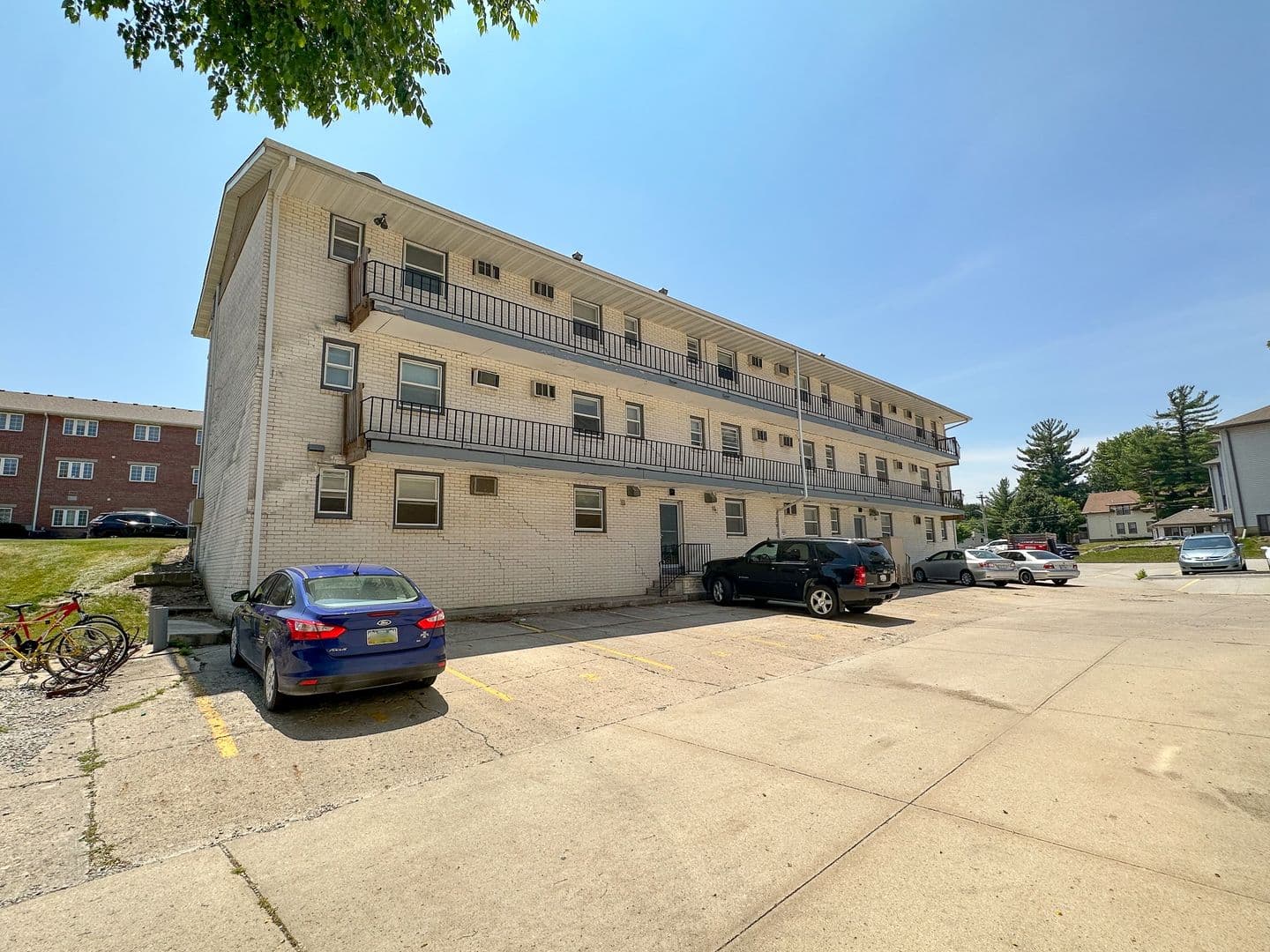 Ames Apartment: 2929 West St