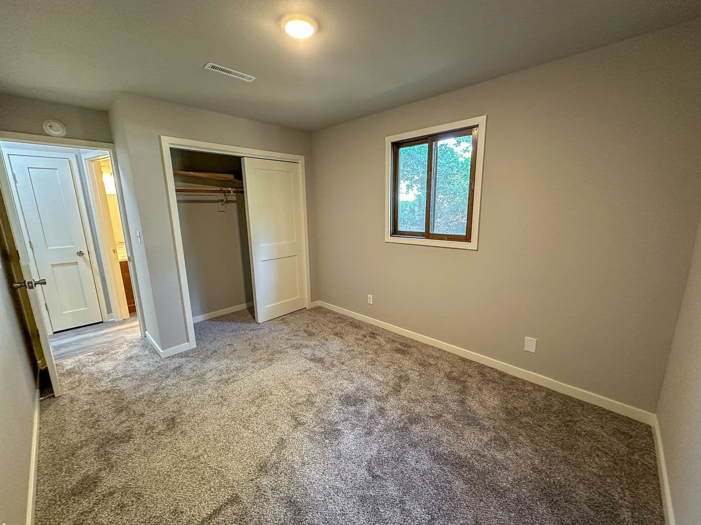 Ames Apartment: 3319 Story Street