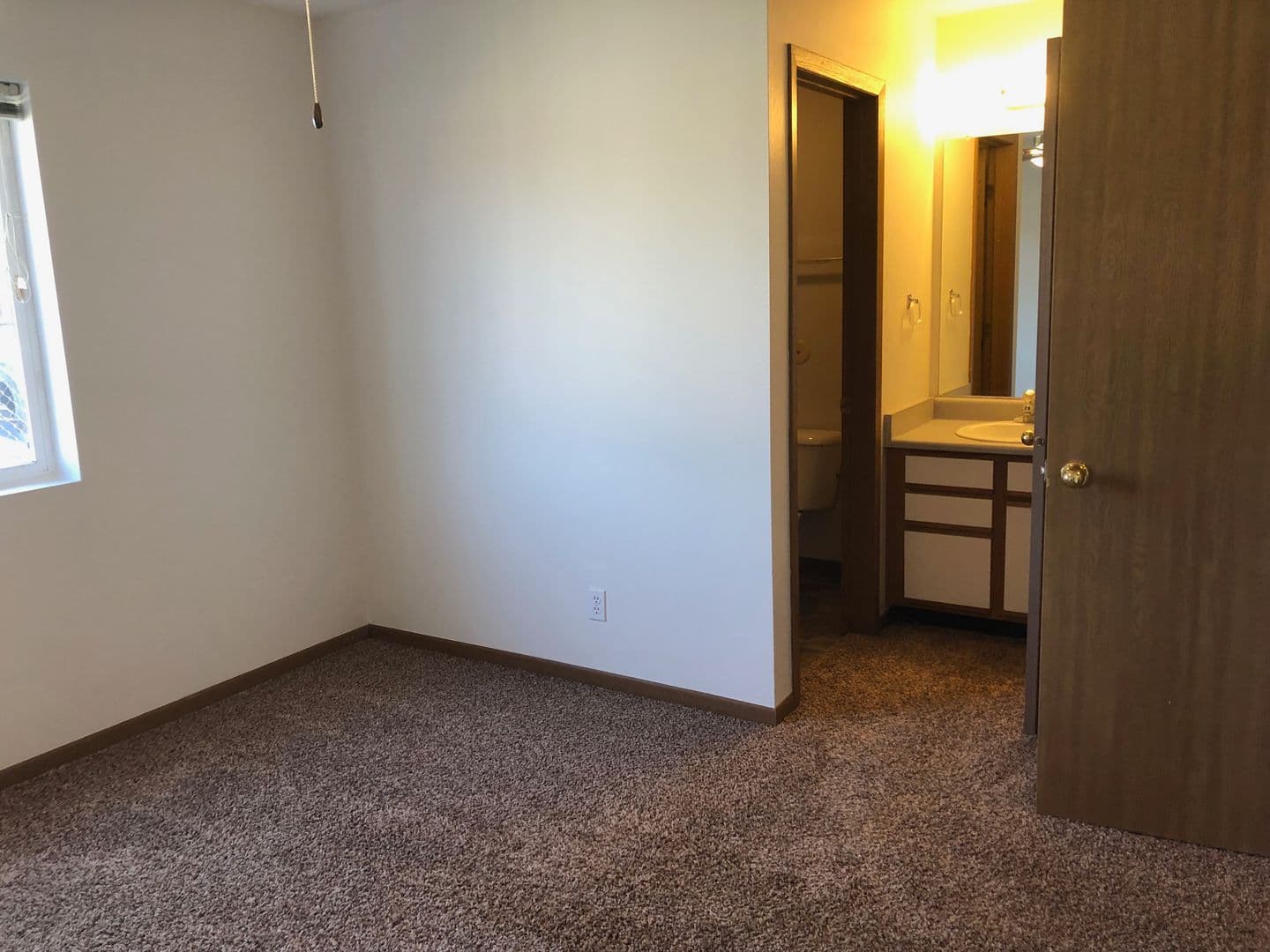 Ames Apartment: 645 Stonehaven Drive