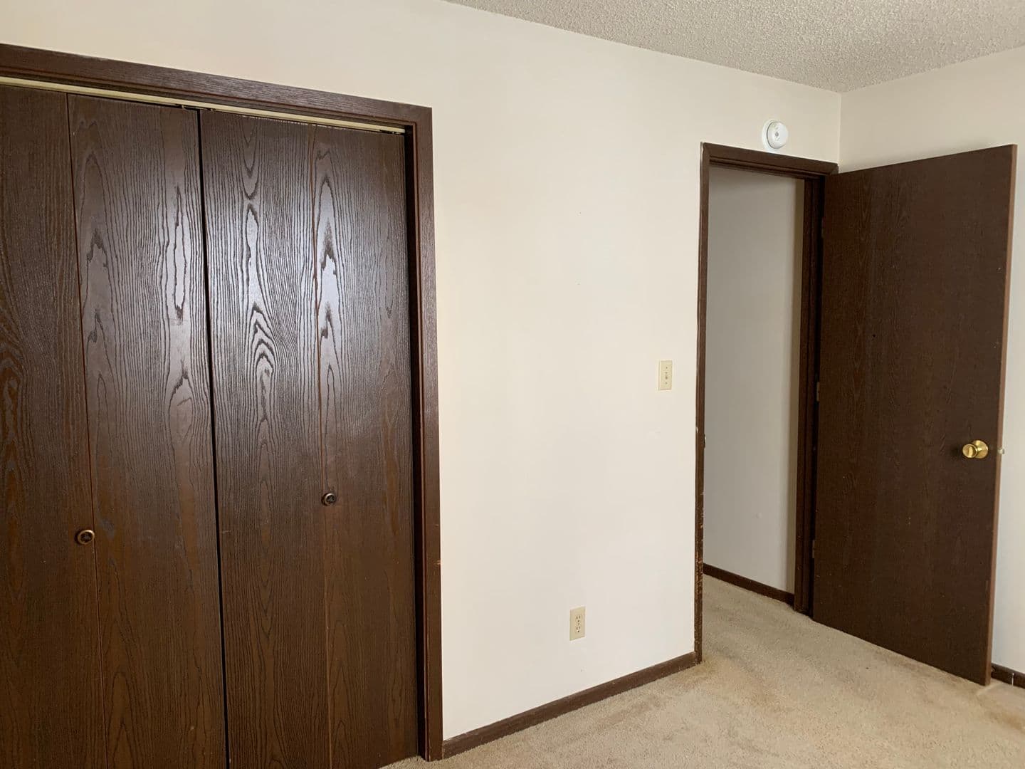 Ames Apartment: 219 Washington Ave