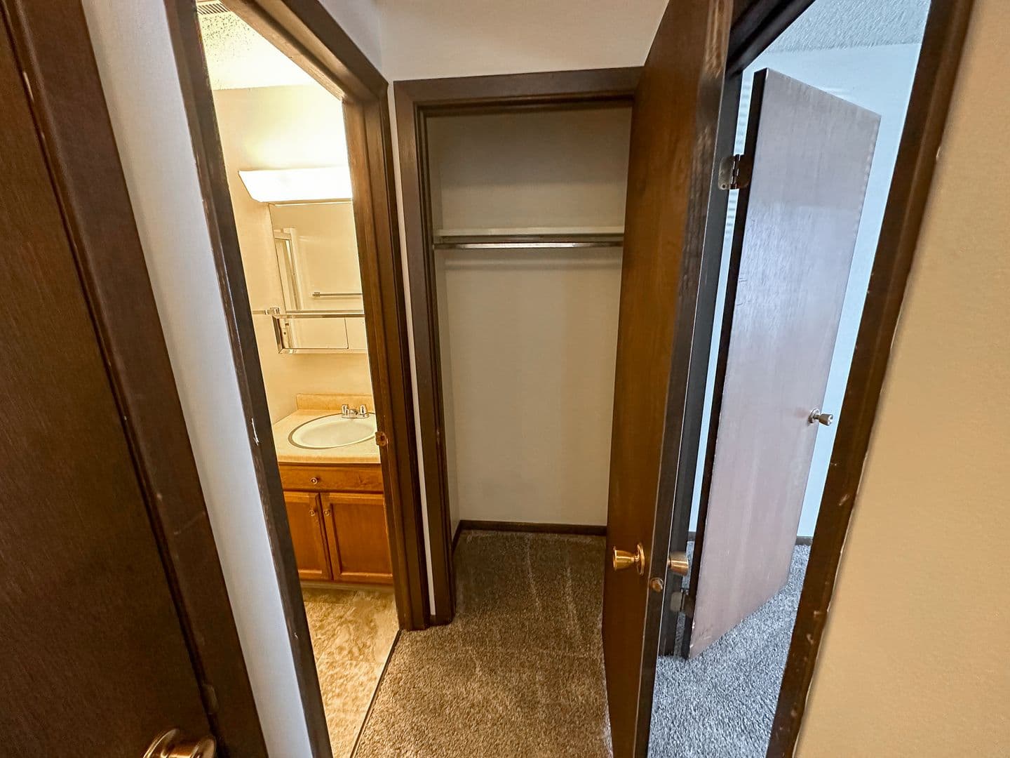 Ames Apartment: 4518 Hutchison St