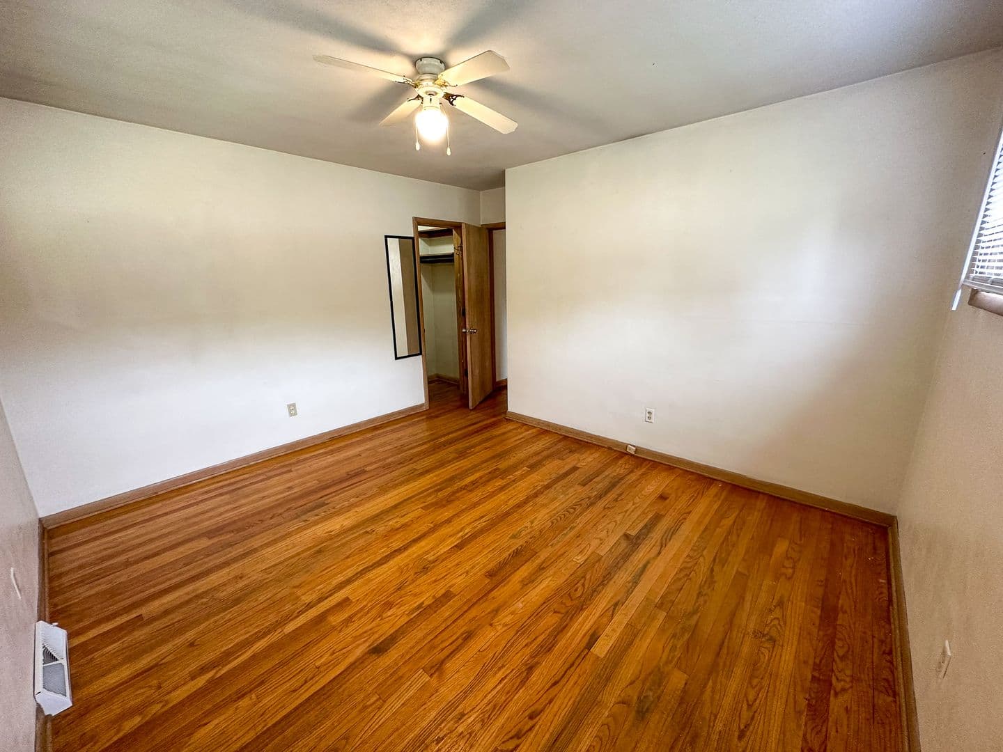 Ames Apartment: 3319 Story Street