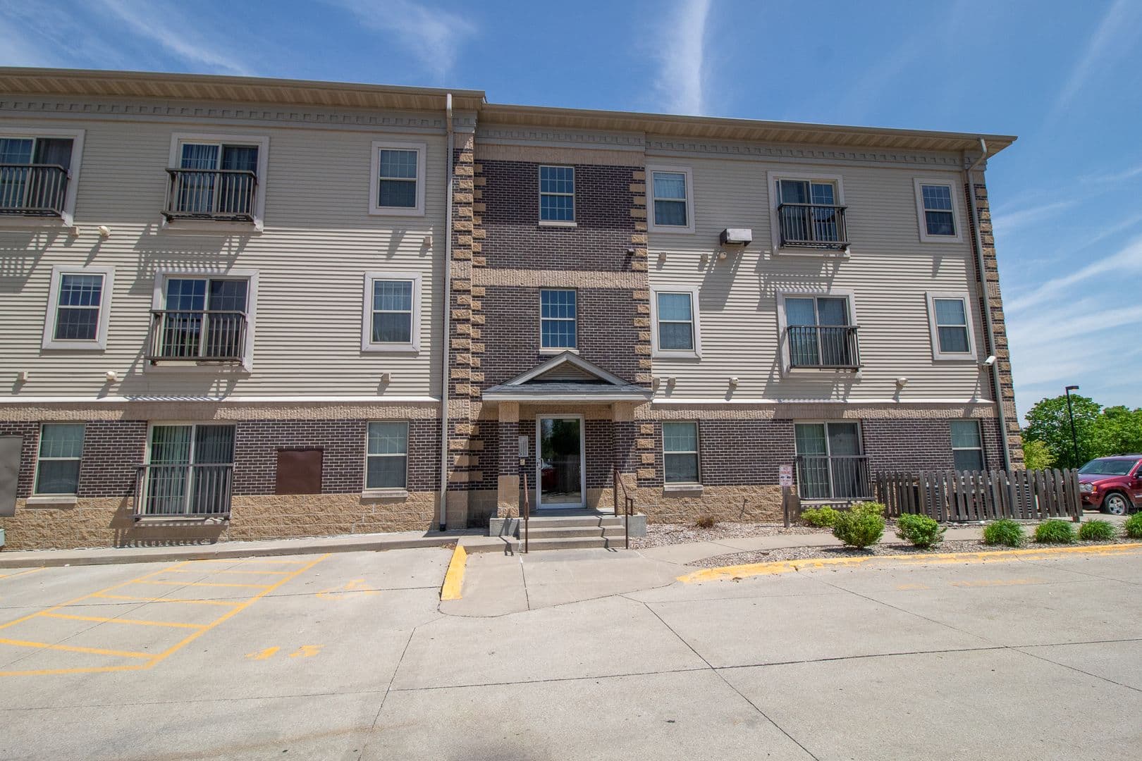 Ames Apartment: 205 Beach Ave