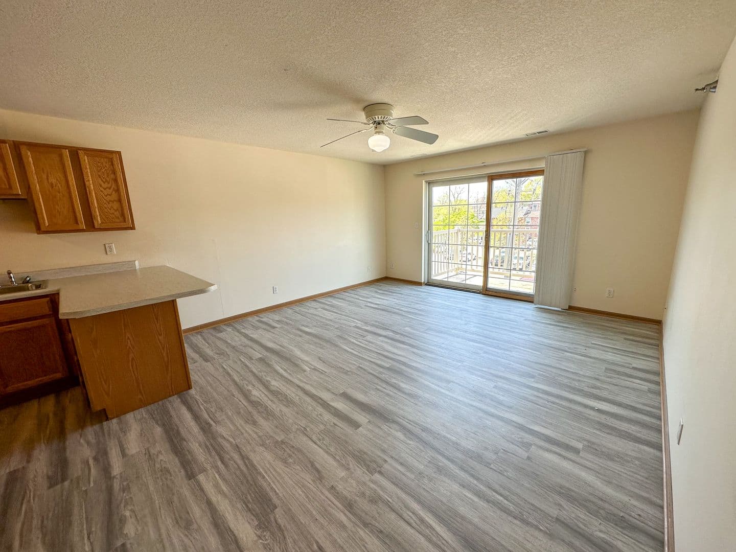 Ames Apartment: 121 Beach Ave