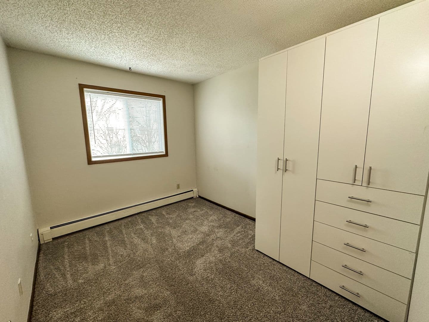 Ames Apartment: 321 Stanton Ave