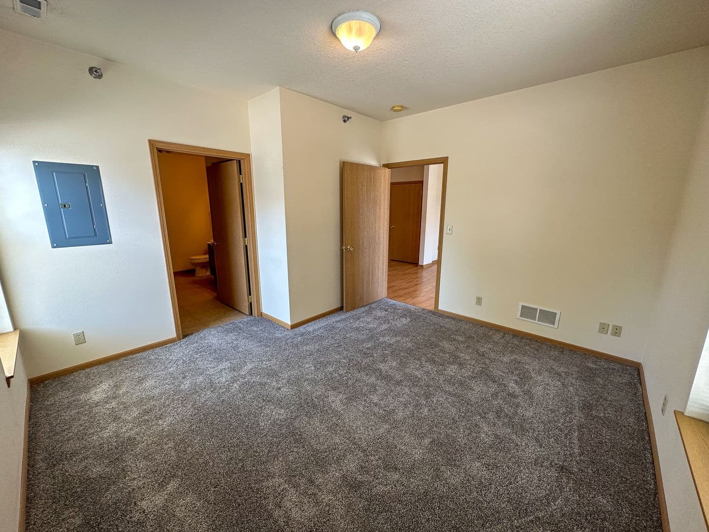 Ames Apartment: 210 Gray Ave