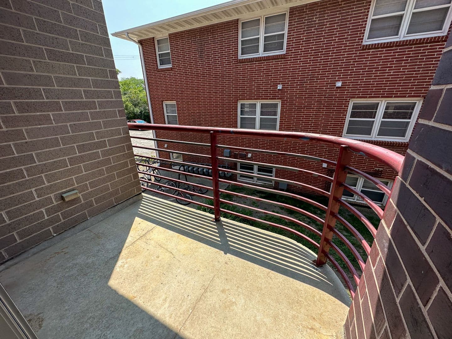 Ames Apartment: 244 N Hyland Ave