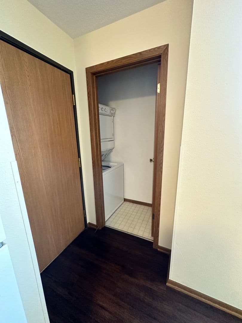 Ames Apartment: 204 Jewel Drive