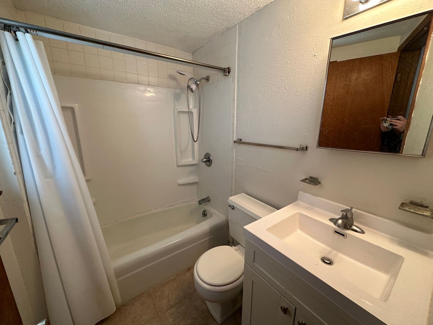 Ames Apartment: 2931 West St