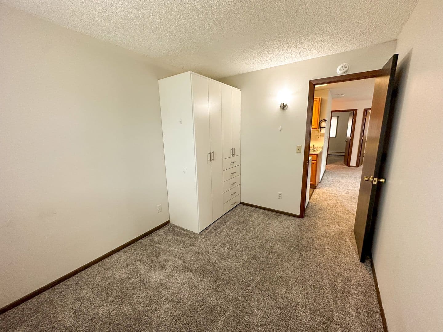 Ames Apartment: 321 Stanton Ave