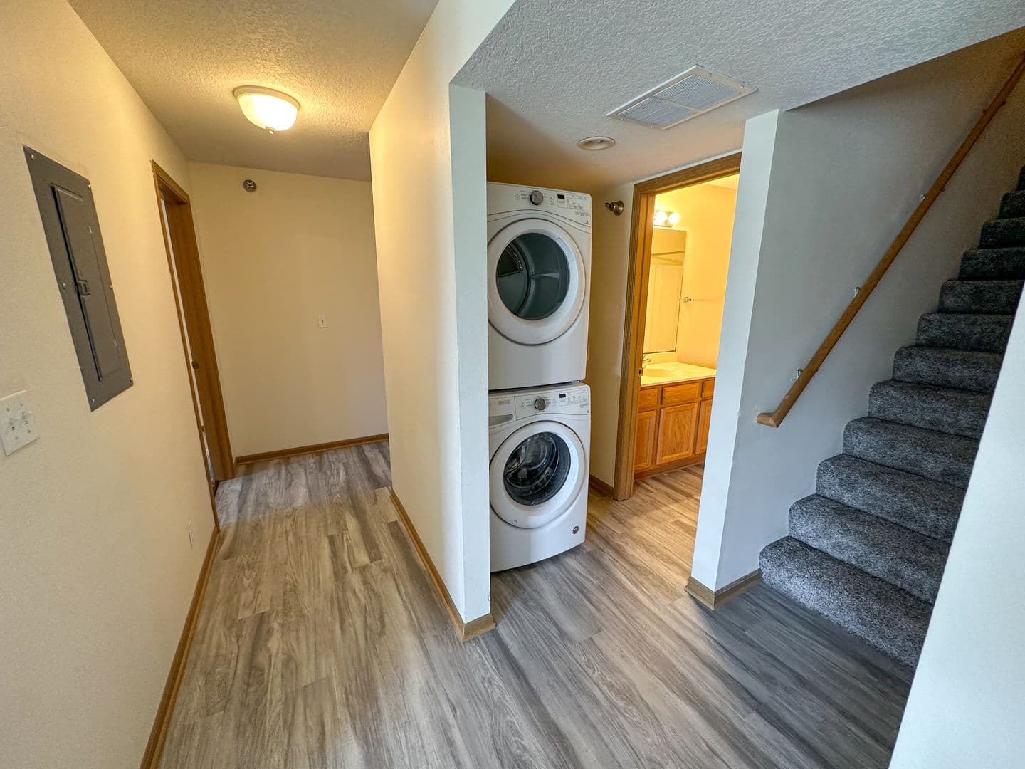 Ames Apartment: 121 Beach Ave