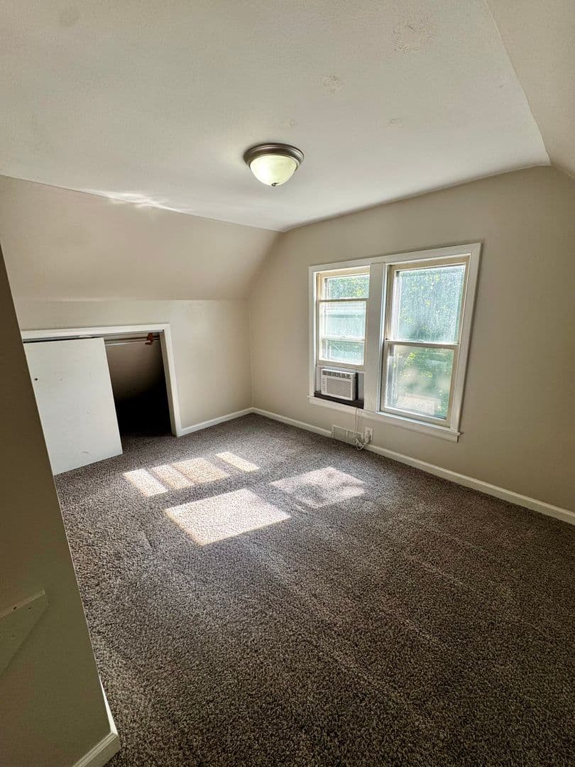 Ames House: 3002 Woodland St